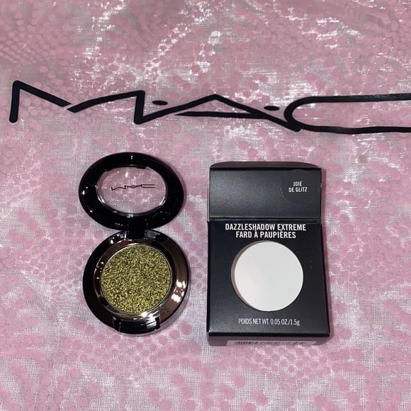 MAC COSMETICS DAZZELSHADOW EXTREME - Picture 2 of 3